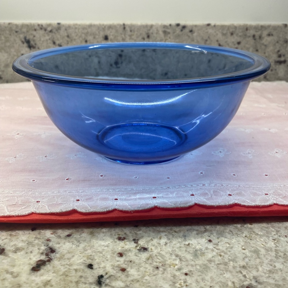 Vintage Pyrex Mixing/Nesting Bolw. Cobalt Blue Clear. 1.5 Liter. #323